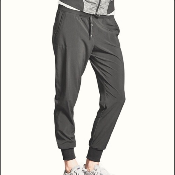 Athleta Pants - NEW! Athleta LINED City Joggers Size 0